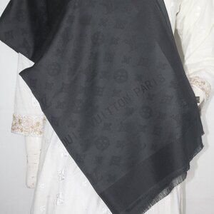 Authentic Louis Vuitton Scarf Wrap Shawl 65% Cashmere 35% Silk Black Used